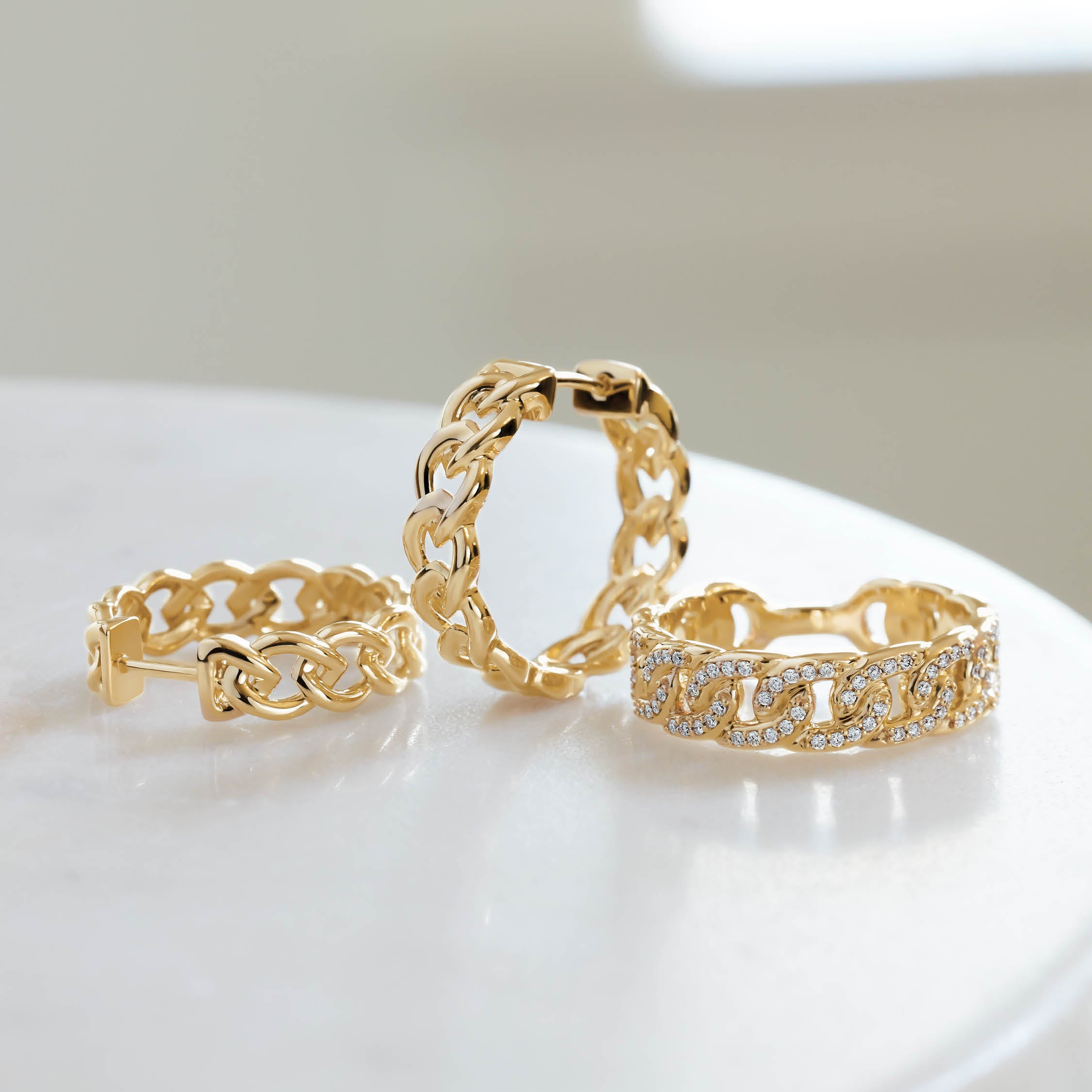 Gold chain link ring outlet